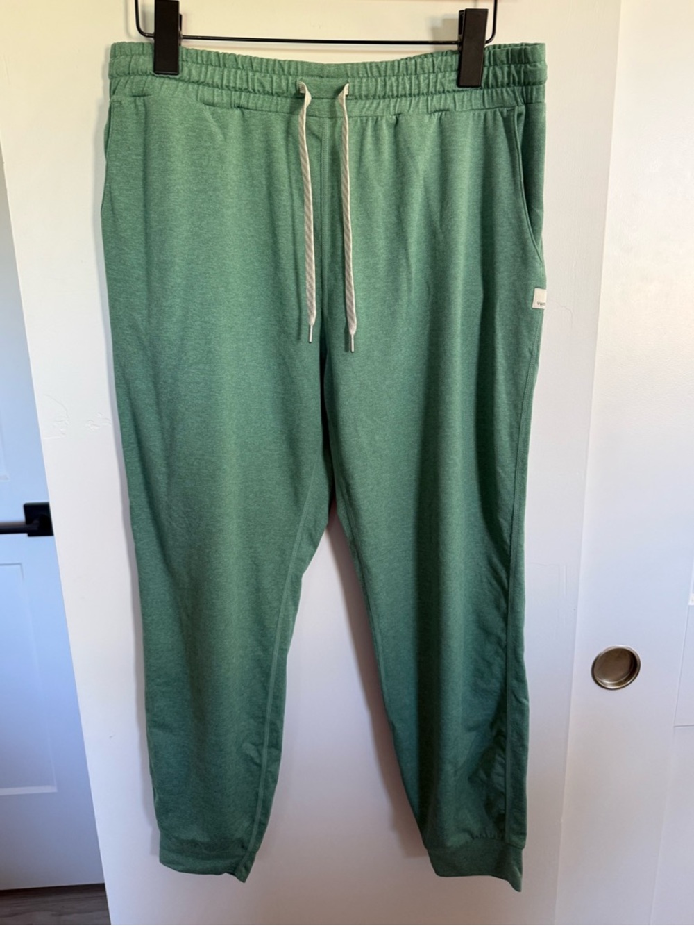 Vuori Performance Jogger Size Large